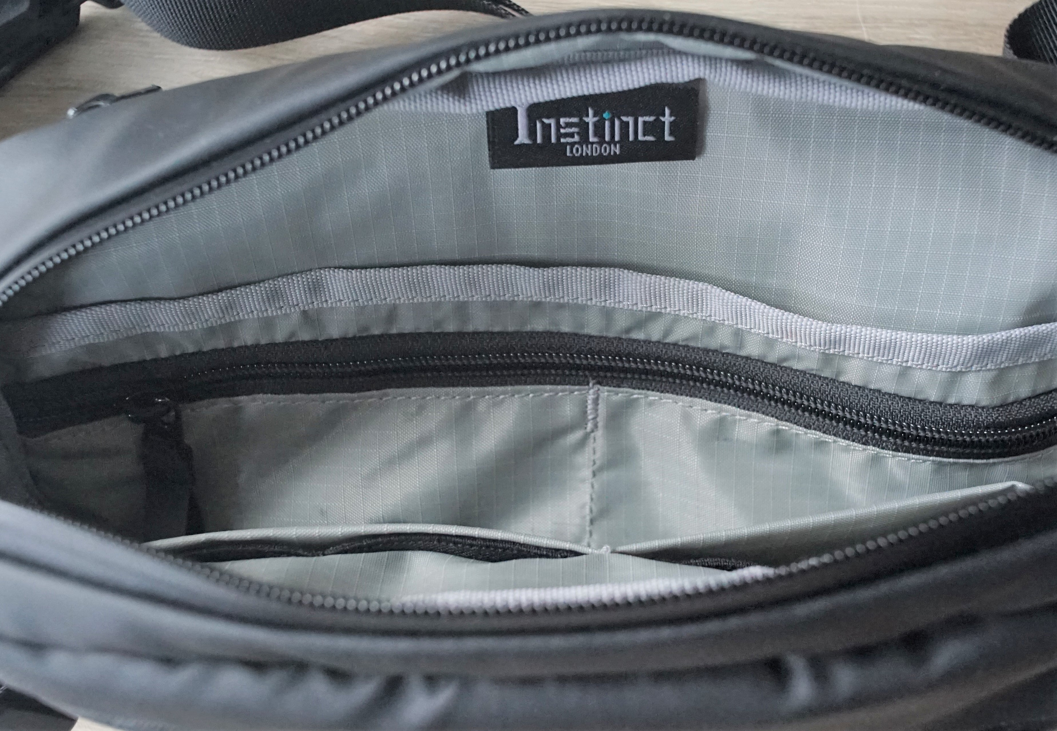420D Tech & Trekking Sling Bag 2.3L – instinctbackpack